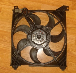 HYUNDAI%20SANTA%20FE-%2001/05;%20RADYATÖR%20FAN%20DAVLUMBAZI%20KOMPLE%20(2.0CRDI/2.4%2016V/2.7%20V6)%20(7%20KANAT)%20(TYG)