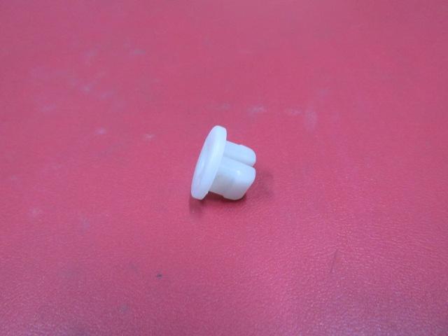 UNIVERSAL UNIVERSAL-; ÖN/ARKA CAM KRİKO KLİPSİ TÜM ARAÇLAR İÇİN