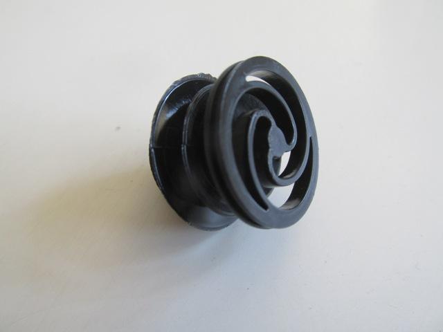 UNIVERSAL UNIVERSAL-; KAPI DÖŞEME KLİPSİ KISA (GOLF/JETTA/PASSAT)