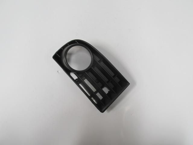 VOLKSWAGEN GOLF- 5- 04/09; SİS LAMBA KAPAĞI SAĞ SİYAH (SİS DELİKLİ) (PÜTÜRLÜ TİP) (TW)
