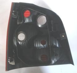 VOLKSWAGEN POLO- 5- 02/05; STOP LAMBASI SAG KIRMIZI/BEYAZ (3/5KAPI)(ÇIFT FARLI) (FAMELLA)