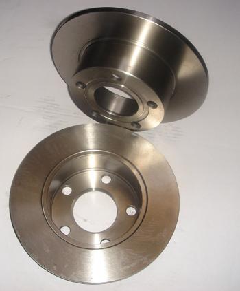 VOLKSWAGEN PASSAT- B5- 01/05; ARKA FREN DISKI (DÜZ)(ADET)(245X10X68X64X5)(BRAMAX)