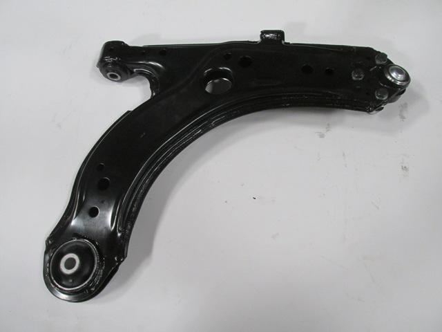 AUDI A3- 97/03; ÖN ALT TABLA BURÇLU/ROTILLI SOL (SH)