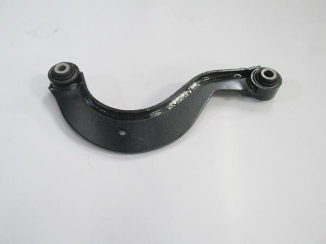 AUDI A3- 09/12; ARKA ÜST TABLA BURÇLU SAG/SOL AYNI (ADET) (SALINCAK) (SH)
