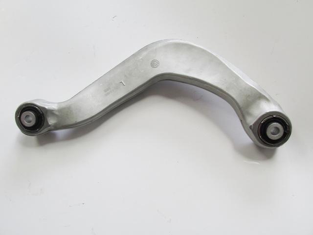 AUDI A5- 12/16; ARKA ÜST TABLA SOL EGRI TIP BURÇLU (SALINCAK) (SH)
