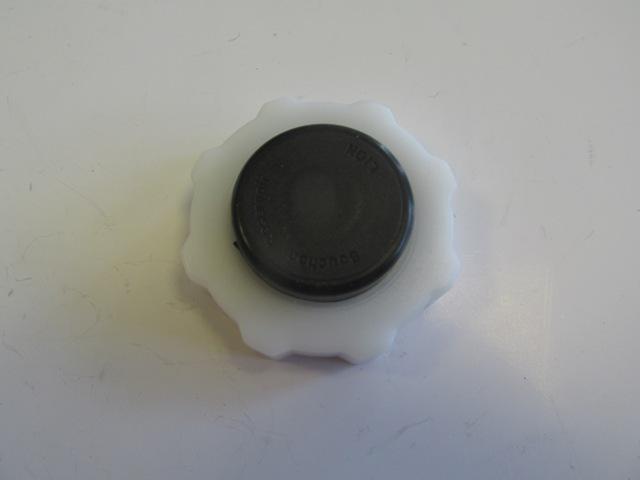 RENAULT MEGANE- 1- 98/99; RADYATÖR YEDEK SU DEPOSU KAPAGI (SIYAH)