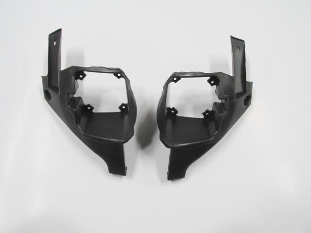 PEUGEOT PARTNER- 03/09; SIS LAMBA IÇ BAGLANTI BRAKETI SAG/SOL SET (2 PARÇA) PLASTIK