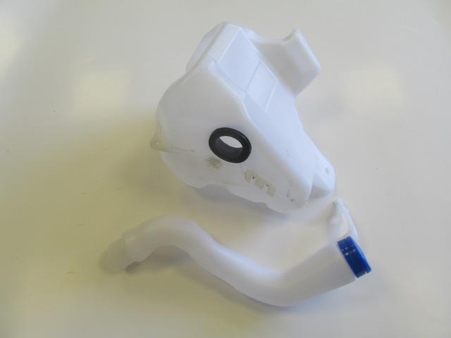 FIAT LINEA- 12/17; ÖN CAM SU BIDONU/DEPOSU (KAPAKLI)