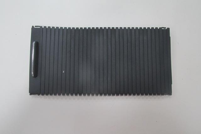 MERCEDES E CLASS- W212- 13/16; KOL DAYAMA KONSOLU ÜST KAPAGI