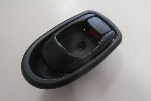 HYUNDAI ELANTRA- 98/01; ÖN KAPI IÇ AÇMA KOLU SOL SIYAH