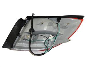 KIA RIO- II- 03/05; STOP LAMBASI SOL KIRMIZI/BEYAZ SEDAN (FAMELLA)