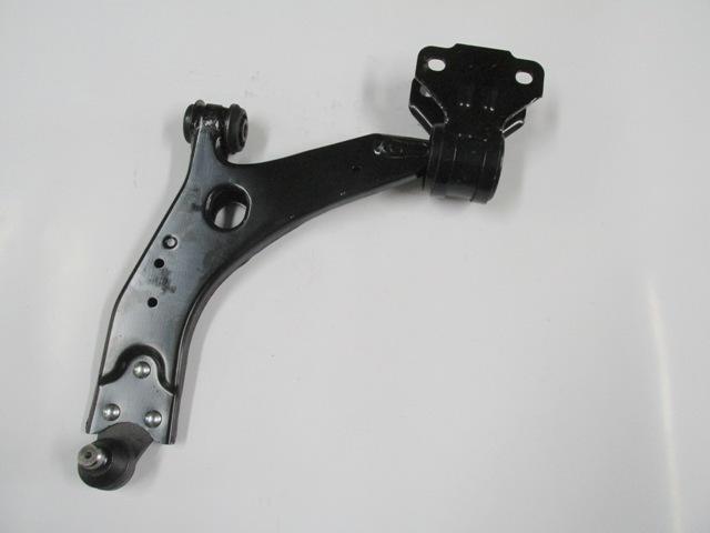 FORD FOCUS- SD/HB- 12/14; ÖN ALT TABLA SOL ROTILLI/BURÇLU (SALINCAK) (SH)
